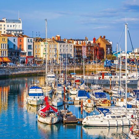 Cosy Coach House Garden Apartment By The Sea, Own Entrance Door, Garden Terrace With Exclusive Rear Door Access & Free Reserved Parking Space Only 2 Mtrs From Your Apt Door! Early Checkin From 3Pm And Late Check Out Till 11Am Available! Broadstairs Kültér fotó