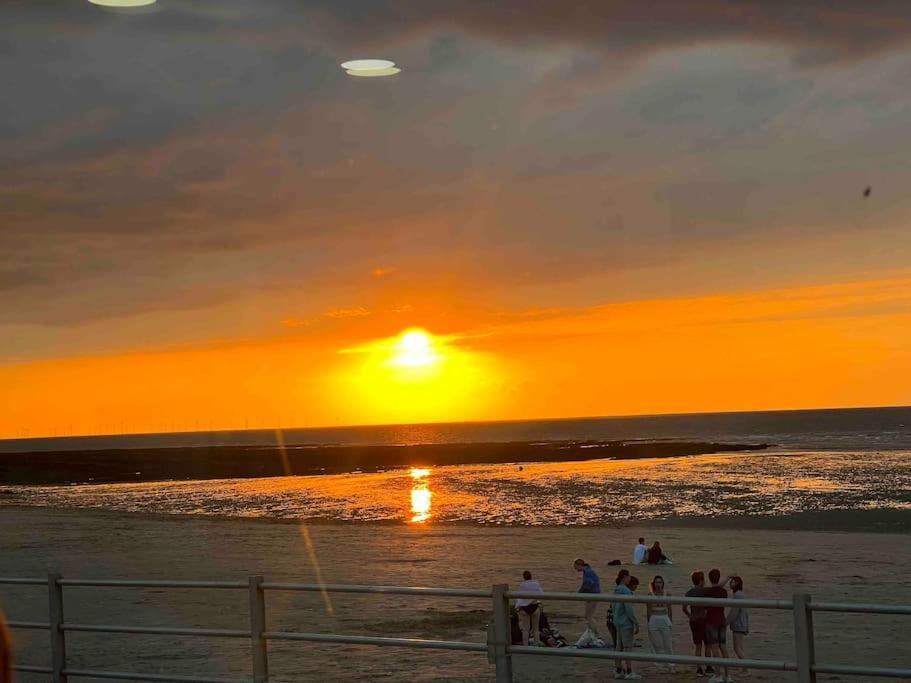 Cosy Coach House Garden Apartment By The Sea, Own Entrance Door, Garden Terrace With Exclusive Rear Door Access & Free Reserved Parking Space Only 2 Mtrs From Your Apt Door! Early Checkin From 3Pm And Late Check Out Till 11Am Available! Broadstairs Kültér fotó